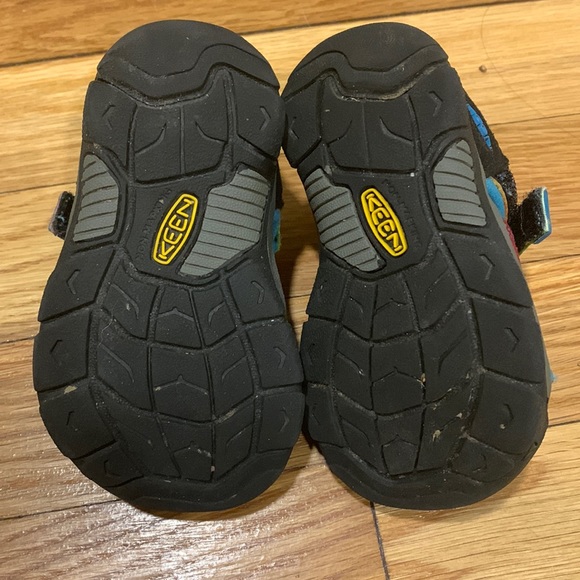 Tie-Dye KEEN Toddler Newport H2 Size 5 - Picture 5 of 8